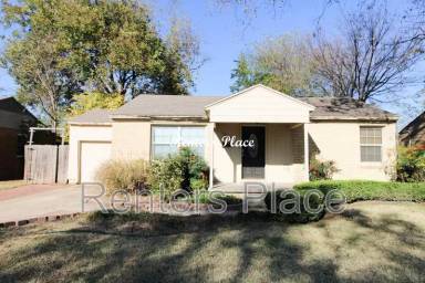 Main picture of 1345 E 45th Pl
