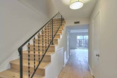 Main picture of 523 Harding Pl
