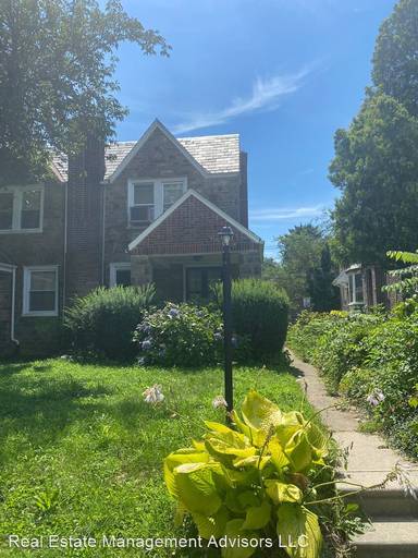 Main picture of 2426 N 50th St