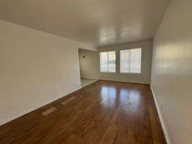 Main picture of 4042-4044 Eta St