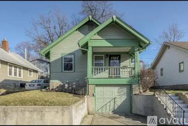 Main picture of 4519 Genessee St