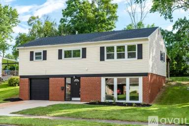 Main picture of 2821 Blackhawk Rd