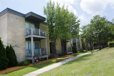Main picture of East Knolls Apartments