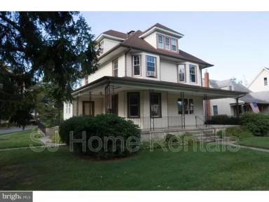 Main picture of 745 Highland Ave
