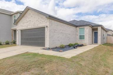 Main picture of 9507 Reinhartz Way