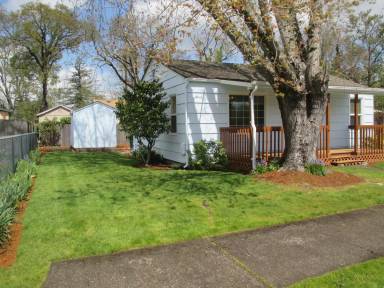 Main picture of 2395 Hyde St SE