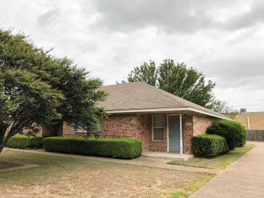 Main picture of 102 Romana Cir