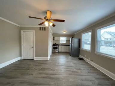 Main picture of 838 Bryan Ave