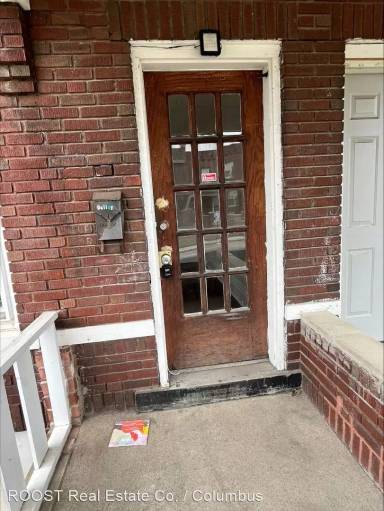Main picture of 951 E Whittier St