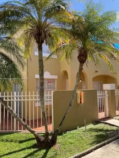 Main picture of 370 NW 85th Ct