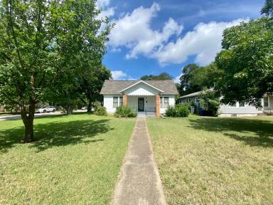 Main picture of 2800 Dancy St