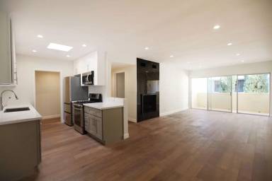 Main picture of 915 3rd St