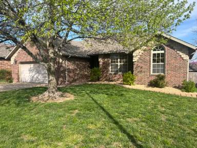Main picture of 885 Dustin Ln