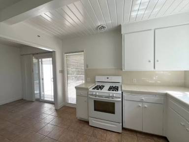 Main picture of 2516 Greta Pl
