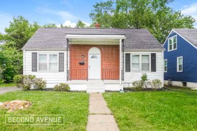 Main picture of 219 W Southland Blvd