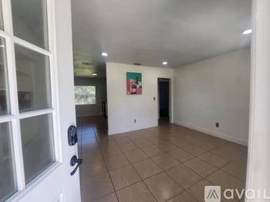 Main picture of 1015 Woodland Ave
