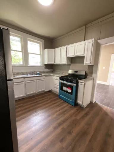 Main picture of 2427 Pinehurst Blvd