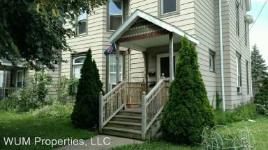 Main picture of 101 S McLean St