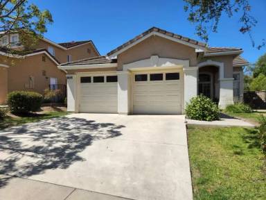 Main picture of 1384 Sapphire Dragon St