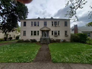 Main picture of 652 W 10th Ave