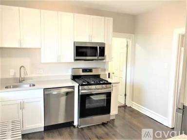 Main picture of 3825 N Drake Ave