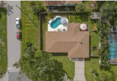 Main picture of 16 Woodridge Dr
