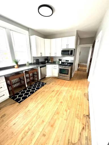 Main picture of 1858 W 21st Pl