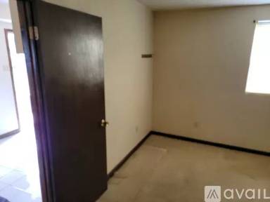 Main picture of 138 E Seventh St
