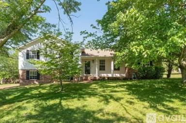 Main picture of 5209 Alyadar Dr