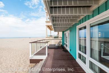Main picture of 1013 Mandalay Beach Rd