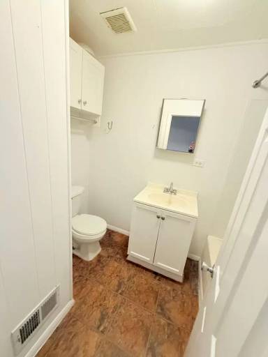 Main picture of 7 W 24th St