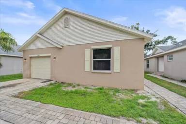 Main picture of 3362 Howell Pl