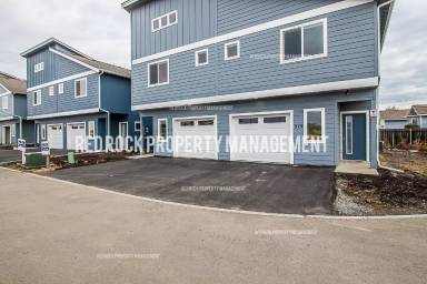 Main picture of 225 S Woodlawn Ln