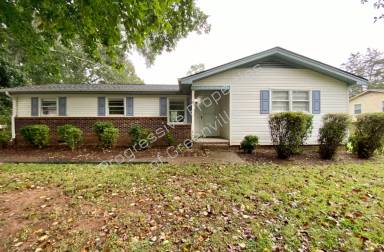 Main picture of 304 W Yellow Wood Dr