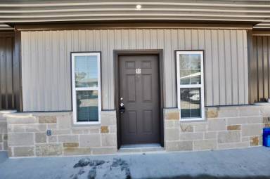 Main picture of 215 Price Ln
