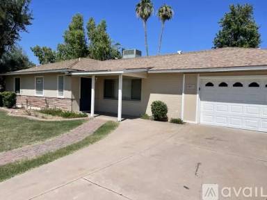 Main picture of 4952 E Whitton Ave