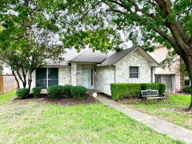 Main picture of 729 Fawn Valley Dr
