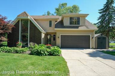 Main picture of 5333 Foxcroft Dr