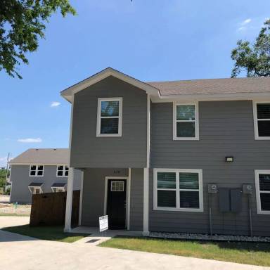 Main picture of 526 E 11