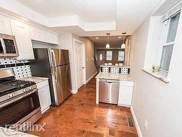 Main picture of 2043 Manton St
