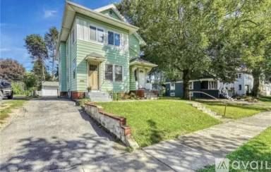 Main picture of 596 Clay Ave