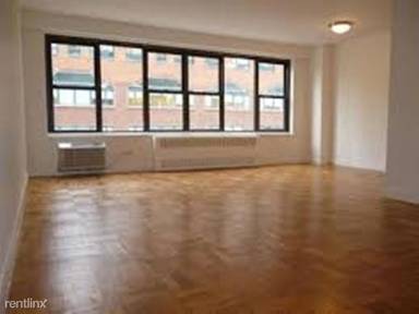 Main picture of 4 E 10th St