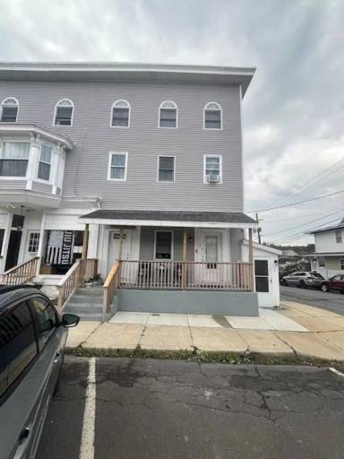 Main picture of 3 E Ludlow St