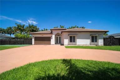 Main picture of 19753 SW 133rd Ct