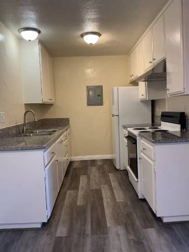 Main picture of 6742 Western Ave