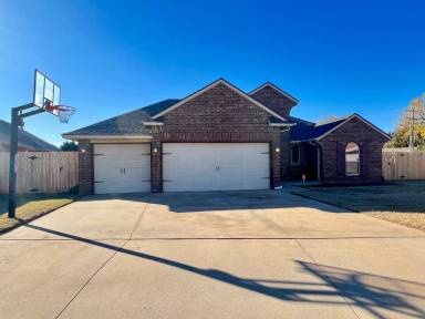 Main picture of 11748 SW 16th St