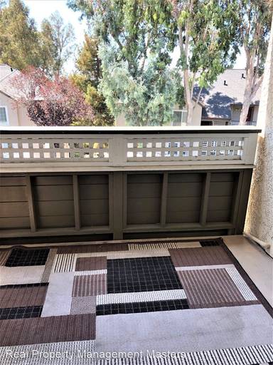 Main picture of Cozy One Bedroom Condo at Clarendon Hills
