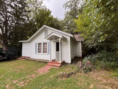 Main picture of 212 Cherry St