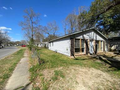 Main picture of 1140 Madeline Ave