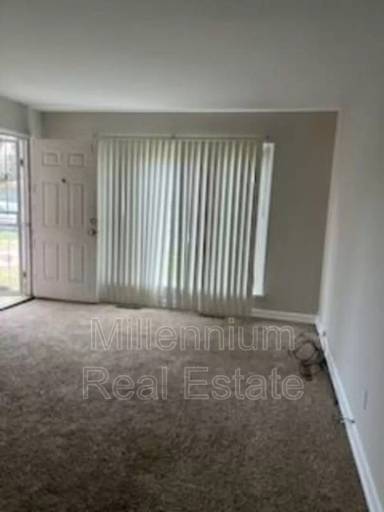 Main picture of 13001 Albany St